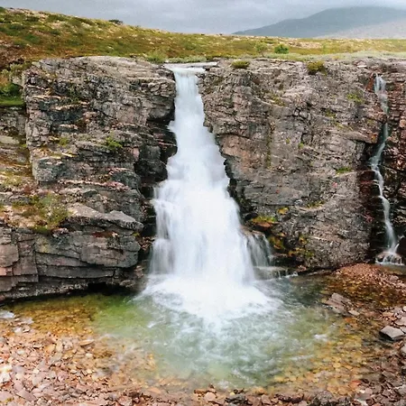 Waterfall Retreat Sel