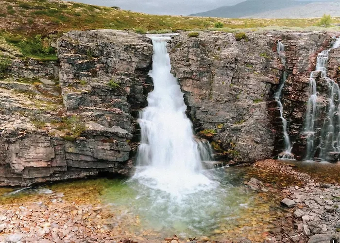 Waterfall Retreat Sel